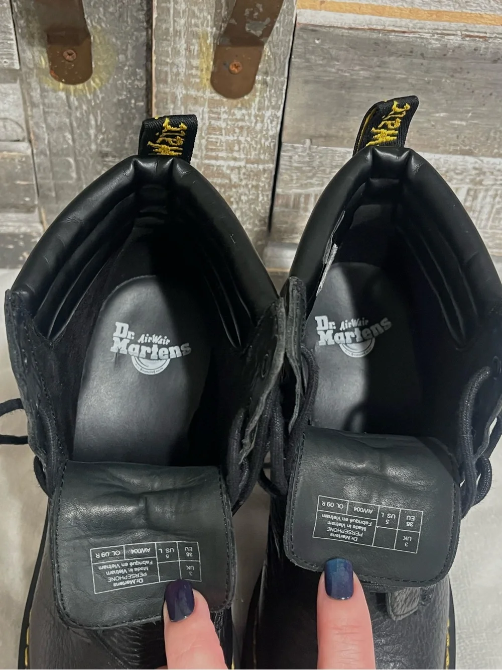 Dr. Martens Persephone Black Leather Lace Up Booties Size 5 EUC! - Picture 9 of 12